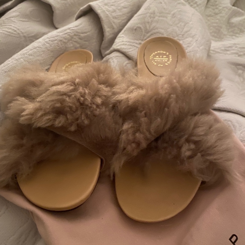 Gorgeous Italian slippers.  Run slightly small hence I need to  sell them! - Picture 6 of 7